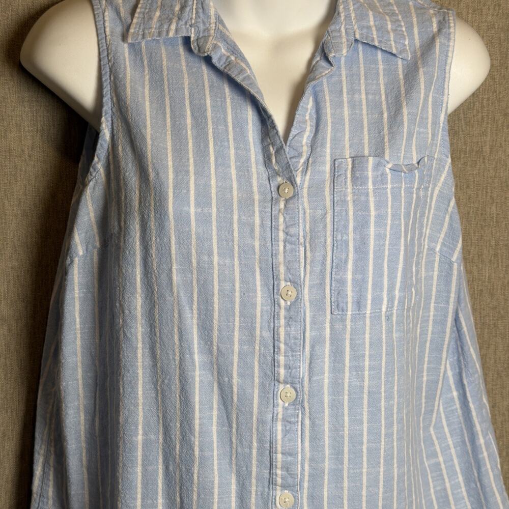 Women’s Dash Sleeveless Button Down Blue & White Shirt Size Small Summer Vacay